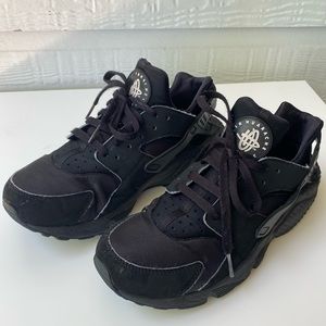 Nike Air Huarache Run Running Shoes 'Triple Black'.
